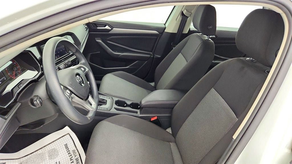 Used 2019 Volkswagen Jetta R-Line FWD image 19