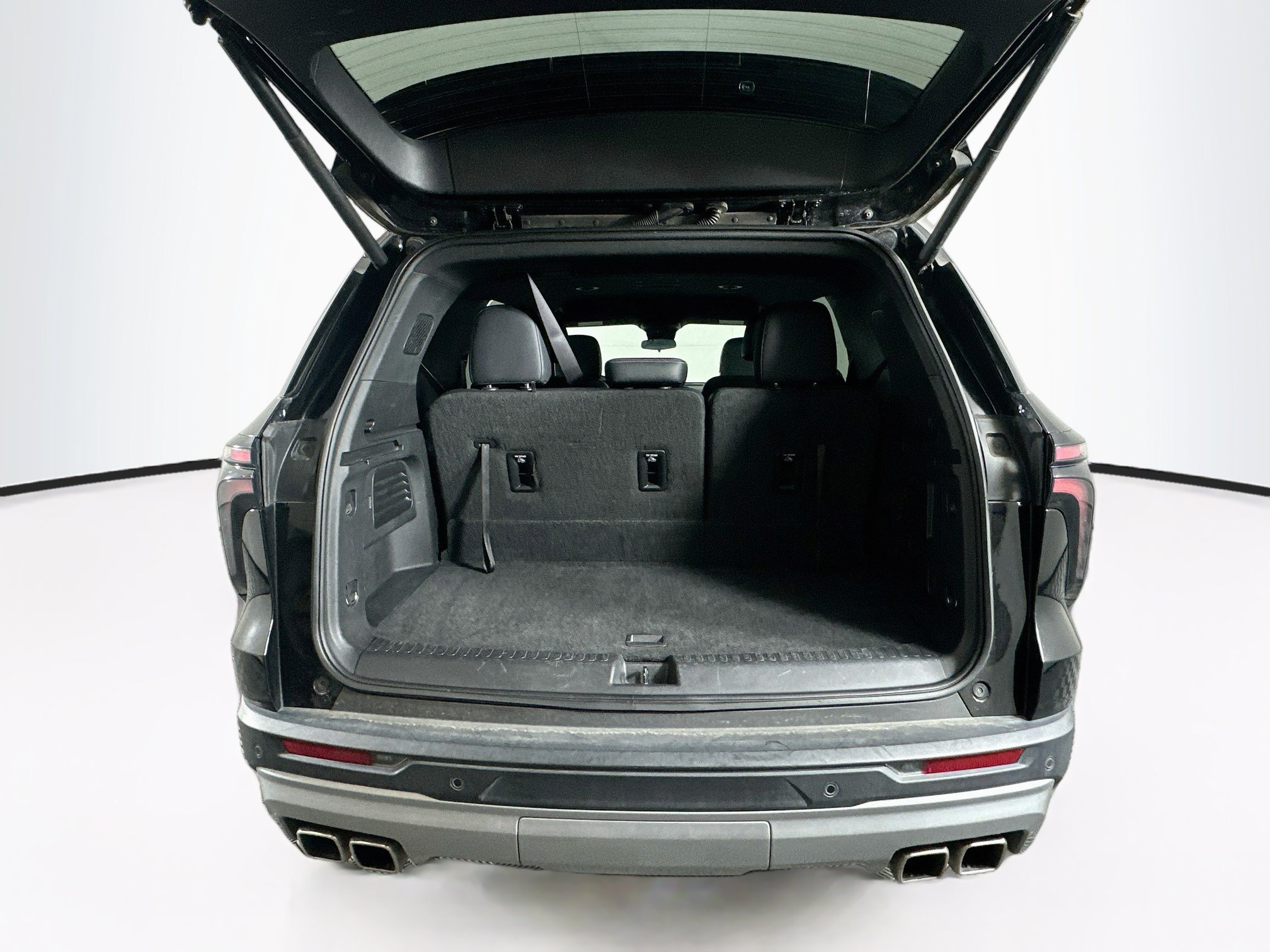 Used 2025 Chevrolet Traverse LT FWD image 30