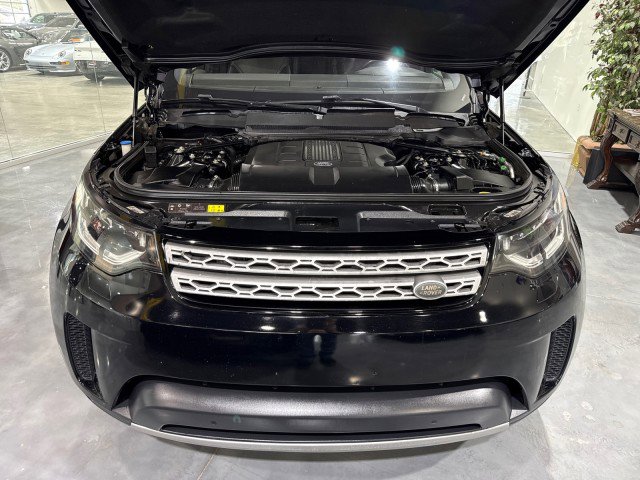 Used 2018 Land Rover Discovery HSE AWD/4WD image 16
