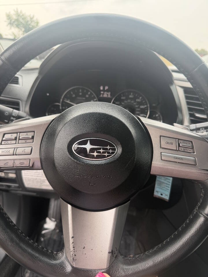 Used 2011 Subaru Outback 2.5i Limited w/ PWR Moonroof Pkg AWD/4WD image 7