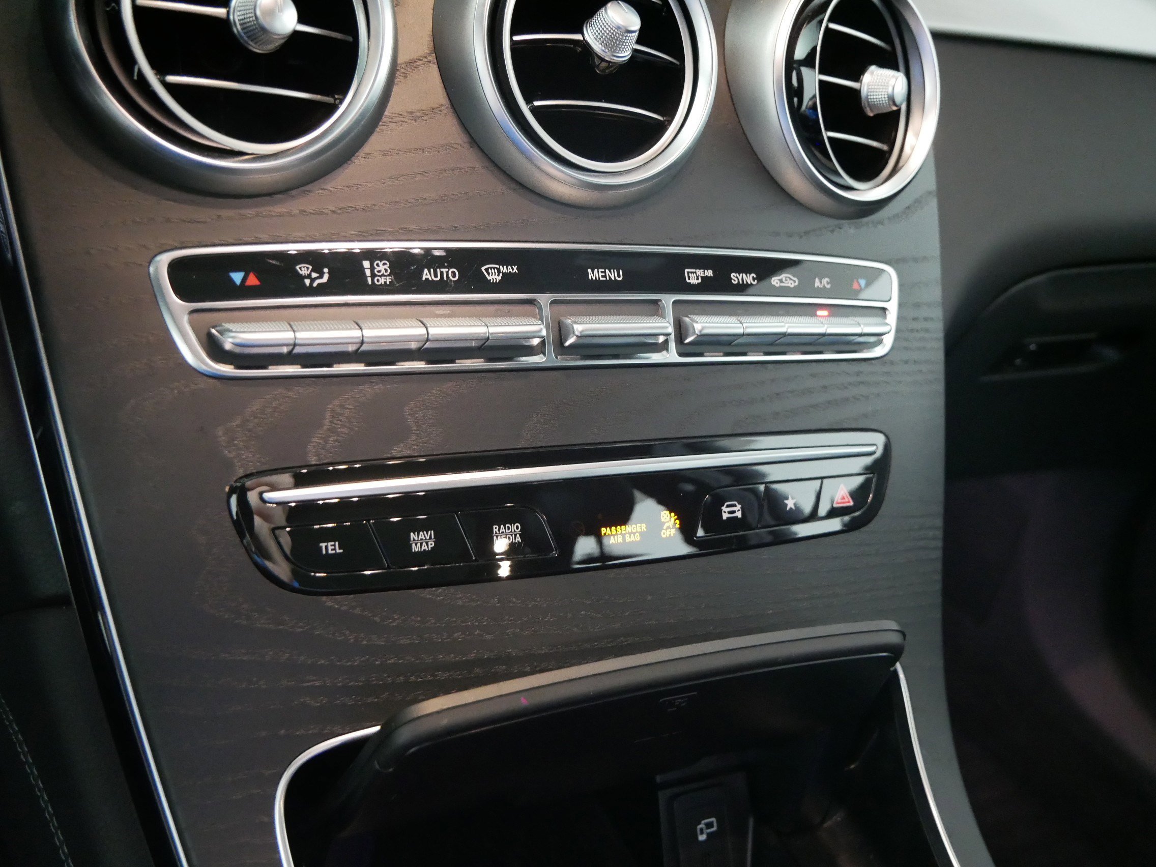 Used 2021 Mercedes-Benz GLC 300 4MATIC image 23