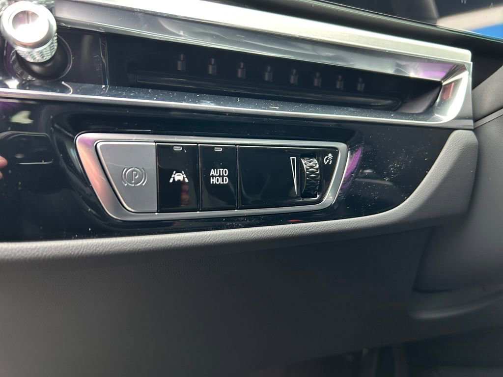 Used 2025 Cadillac Lyriq Sport image 21