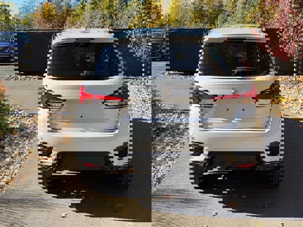 New 2025 Mitsubishi Outlander Sport ES image 4