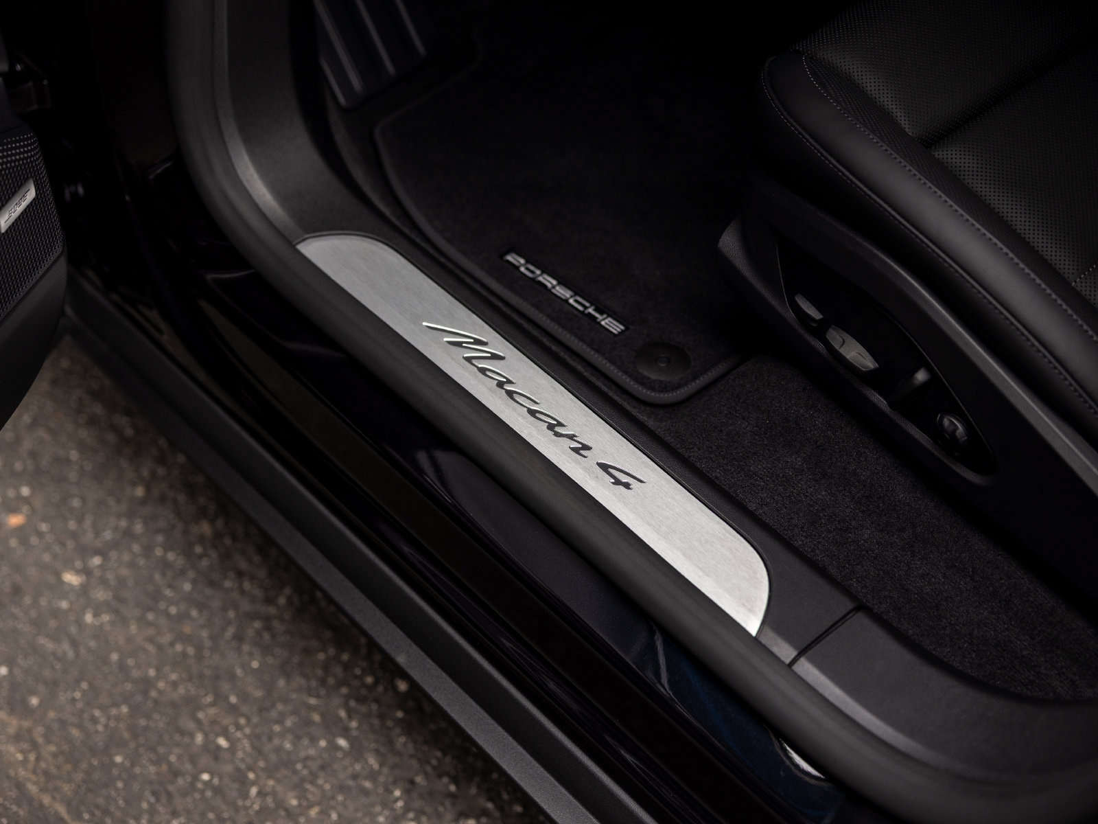 New 2026 Porsche Macan 4 Electric AWD/4WD image 28