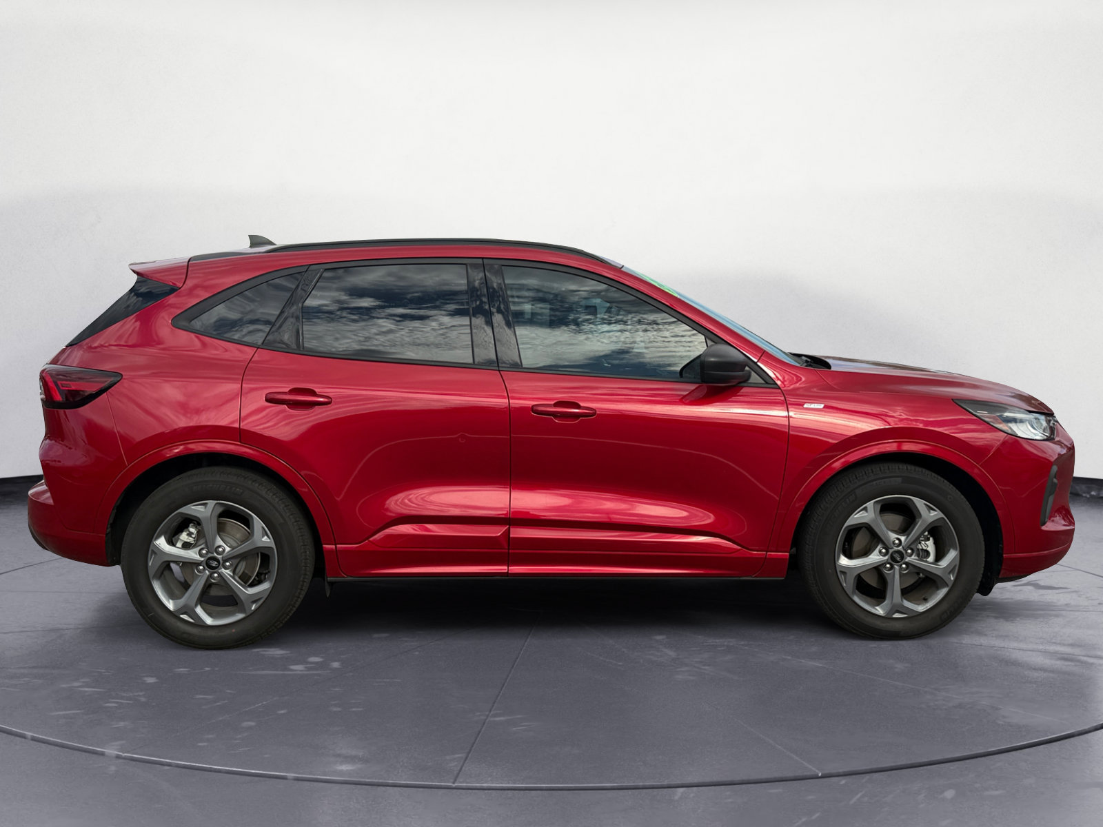 Used 2023 Ford Escape ST-Line w/ Tech Pack #1 FWD image 6