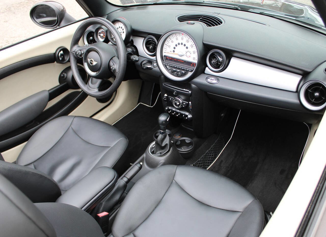 Used 2012 MINI Cooper Convertible image 31