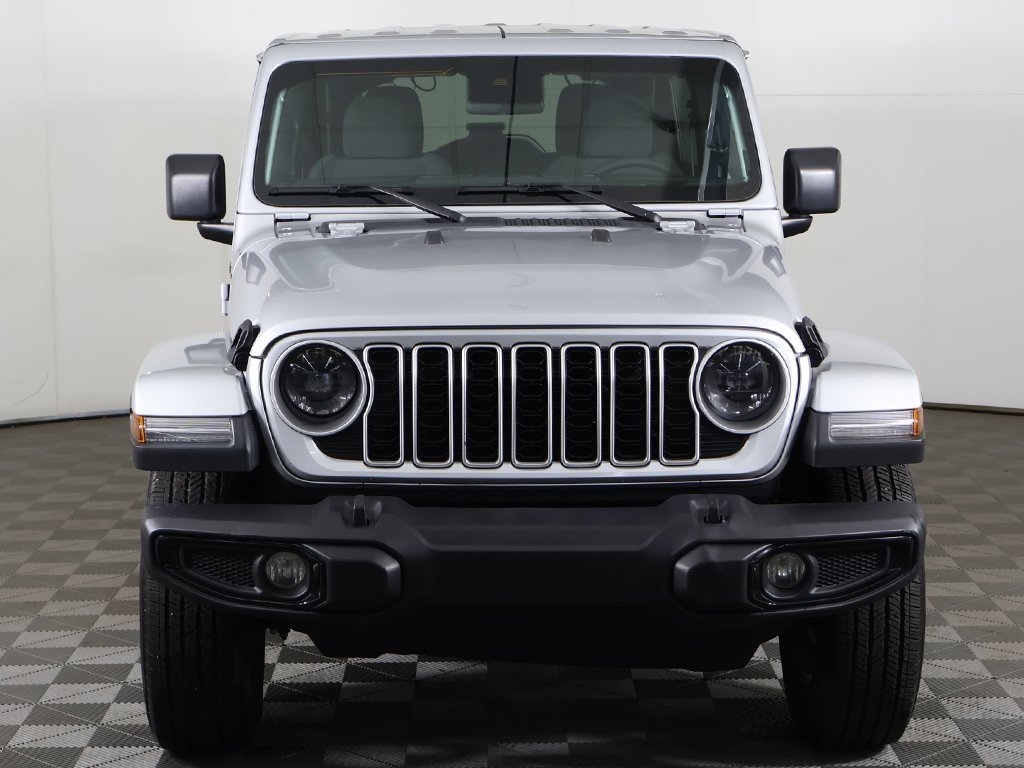 Used 2024 Jeep Wrangler Sahara image 9
