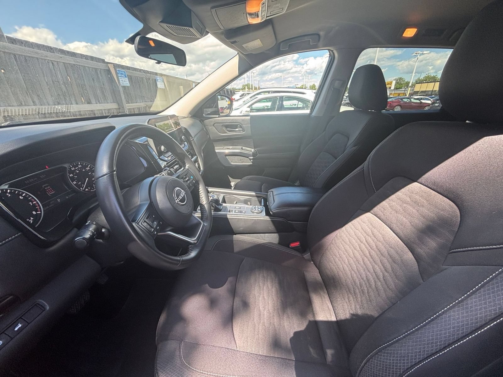 Used 2025 Nissan Pathfinder SV AWD/4WD image 24
