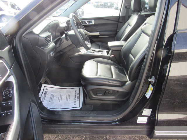 Used 2022 Ford Explorer XLT w/ Equipment Group 202A image 29