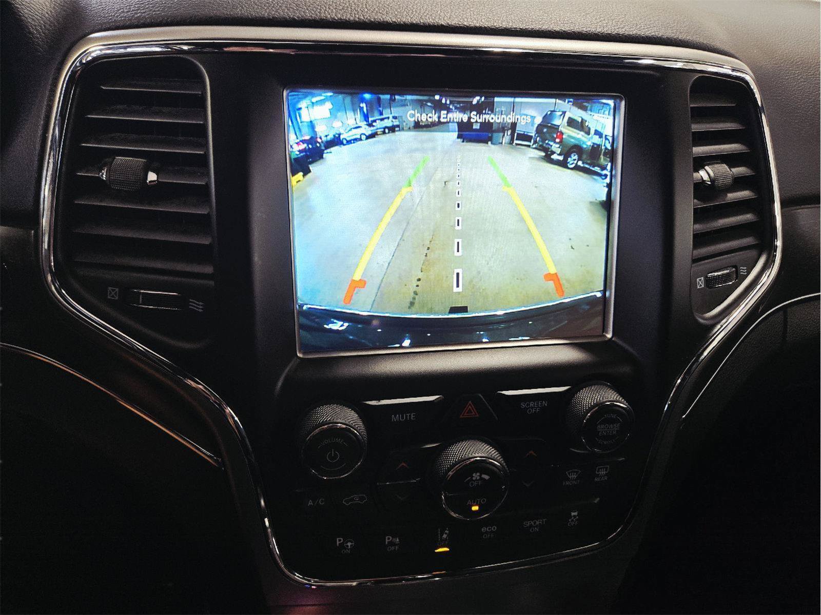 Used 2018 Jeep Grand Cherokee Limited AWD/4WD image 23