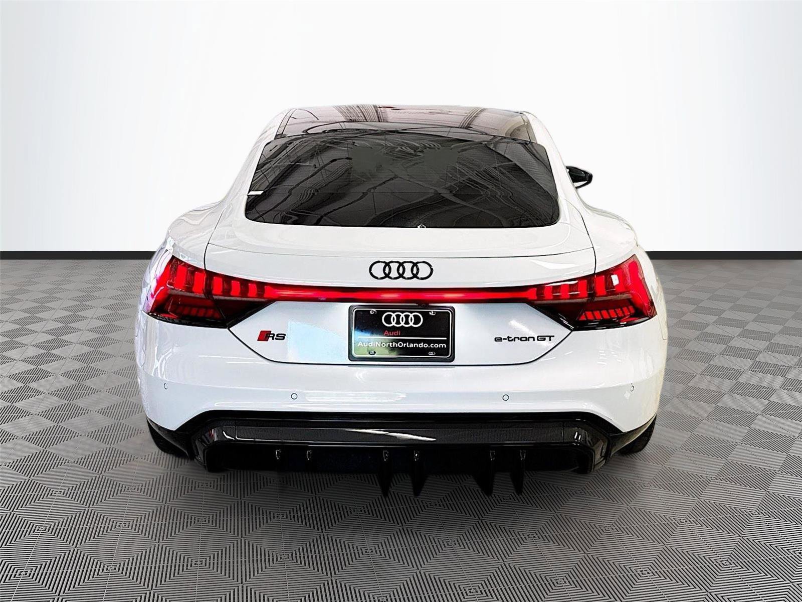 Used 2024 Audi RS e-tron GT w/ Carbon Performance Package AWD/4WD image 6