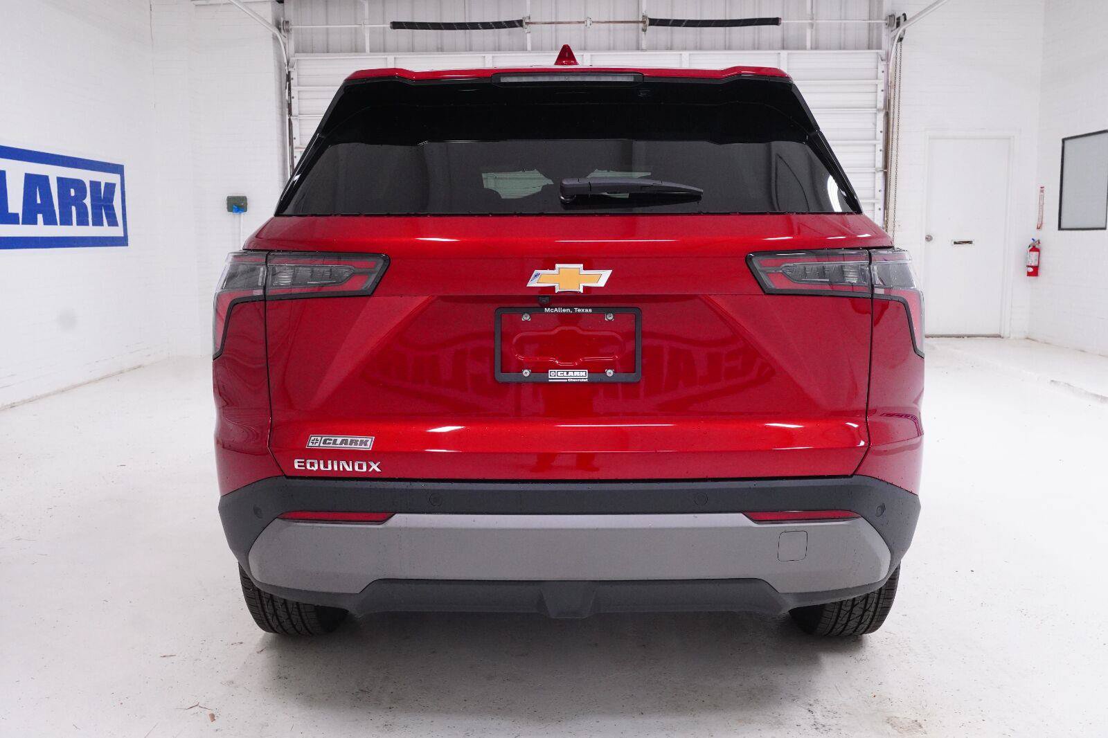 New 2027 Chevrolet Equinox LT FWD image 30