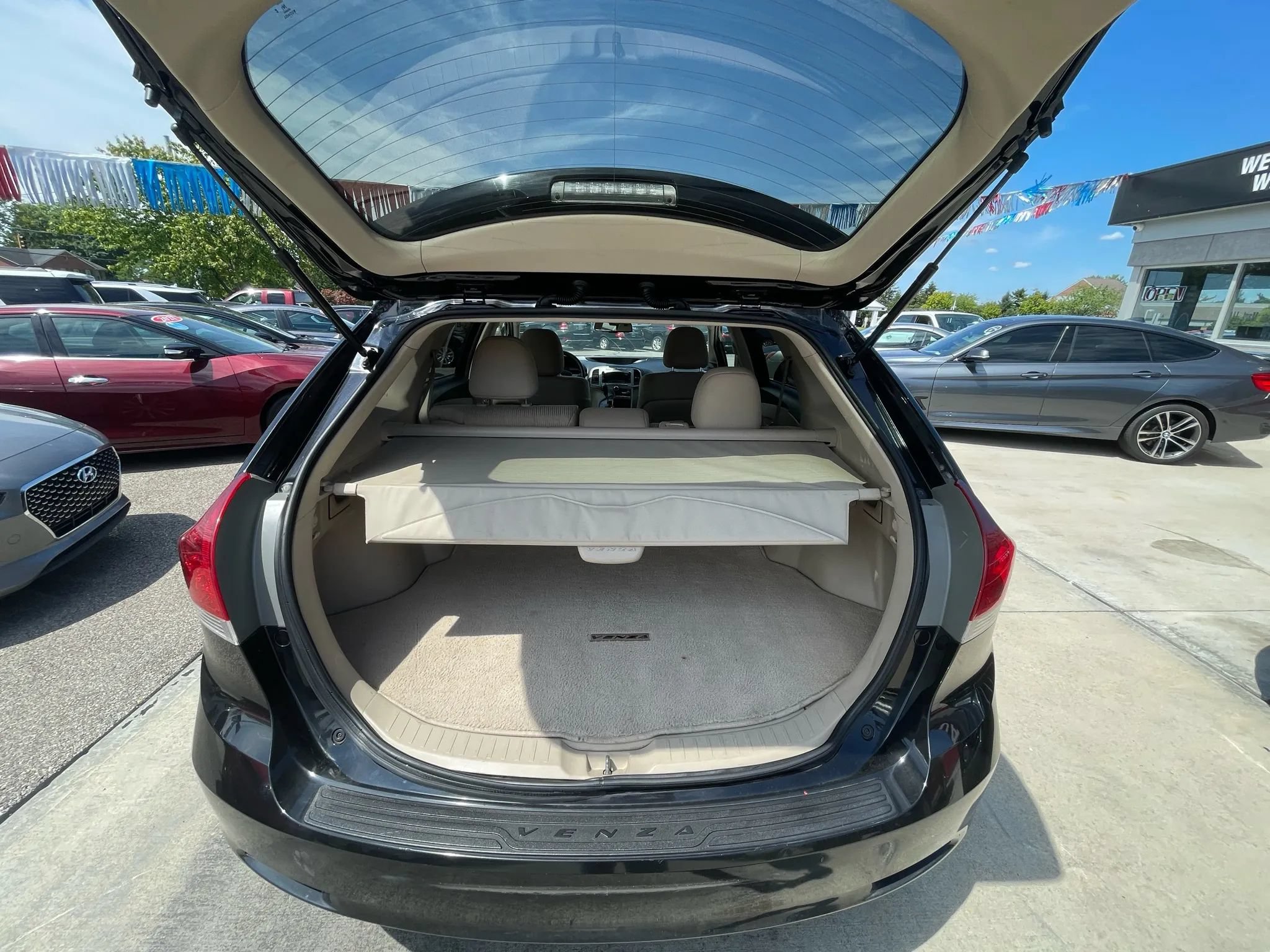 Used 2011 Toyota Venza AWD image 11