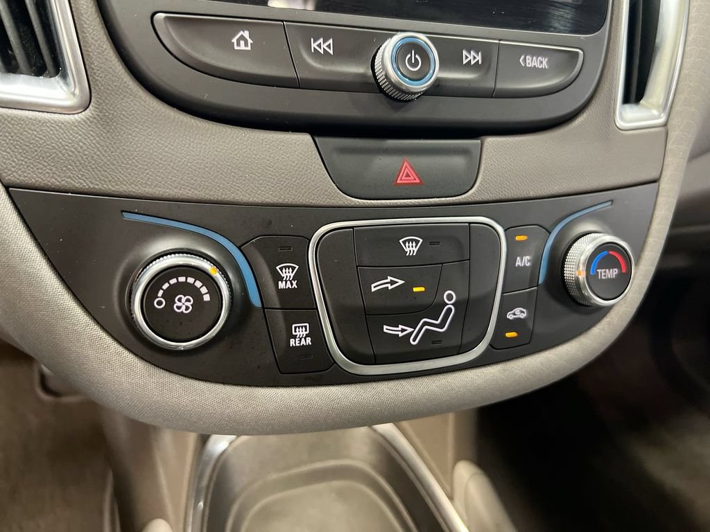 Used 2016 Chevrolet Malibu LT FWD image 16