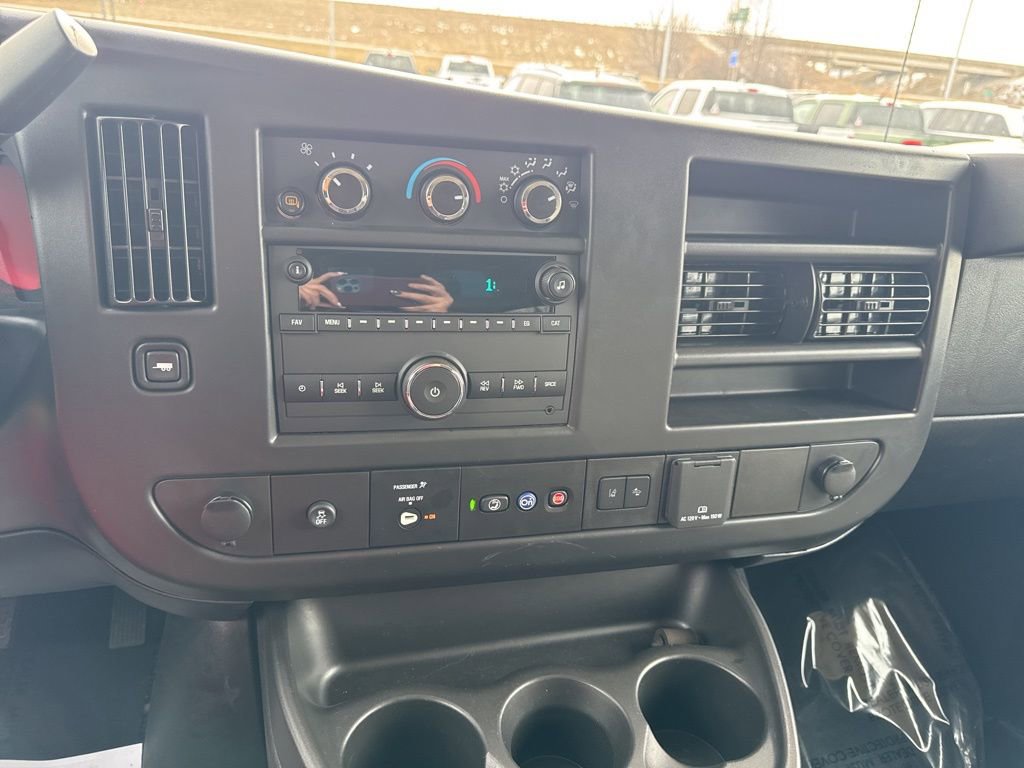 Used 2025 Chevrolet Express 3500 LT w/ LT Preferred Equipment Group image 3