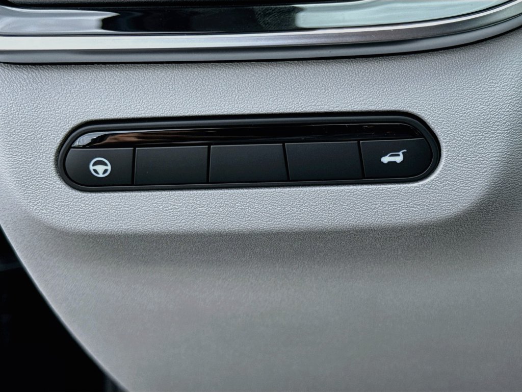 New 2027 INFINITI QX60 Luxe w/ Cargo Package FWD image 10