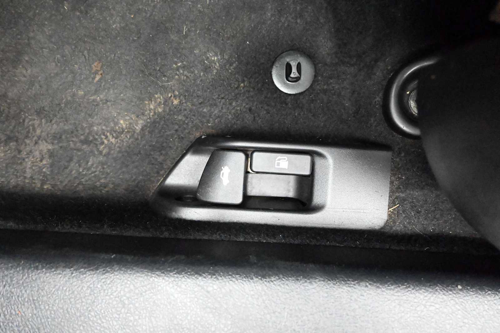 Used 2014 Toyota Camry SE FWD image 53