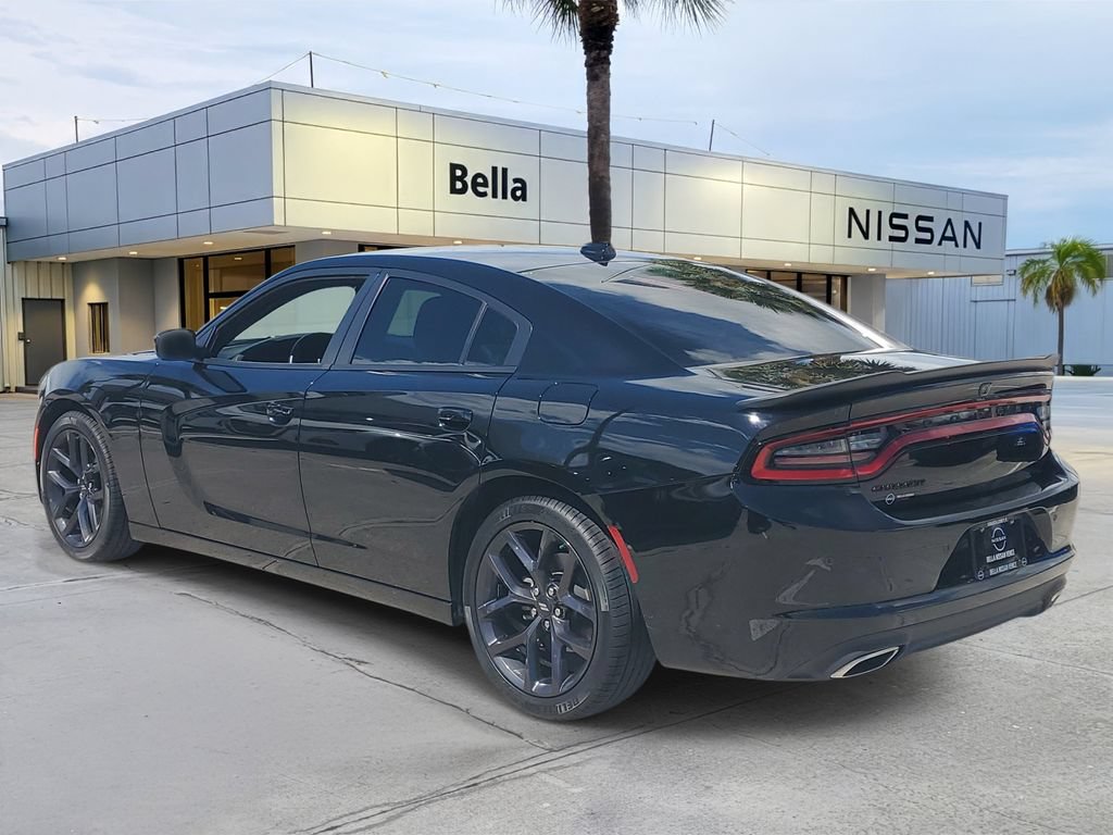 Used 2023 Dodge Charger SXT w/ Blacktop Package RWD image 3