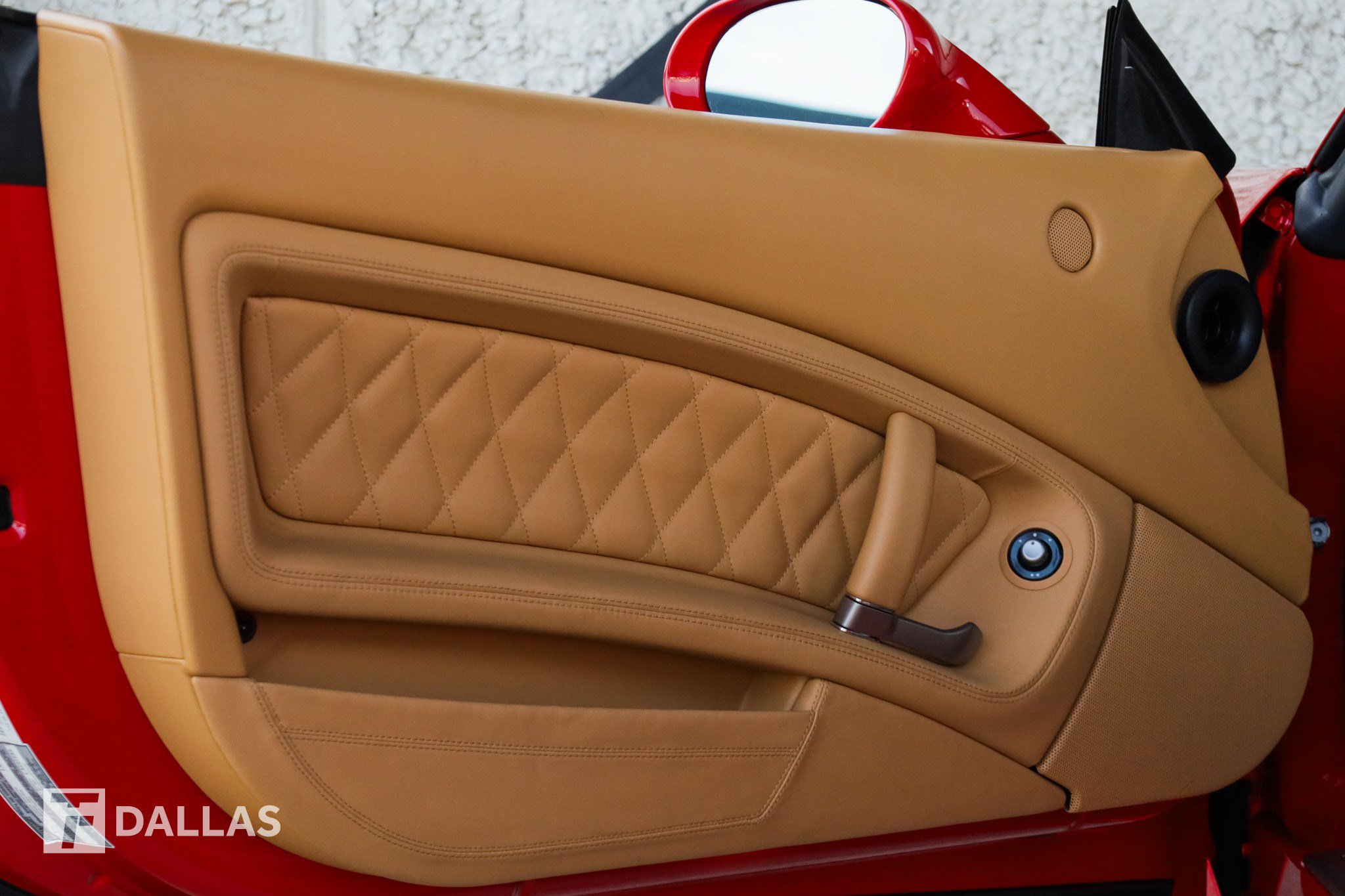 Used 2010 Ferrari California RWD image 22