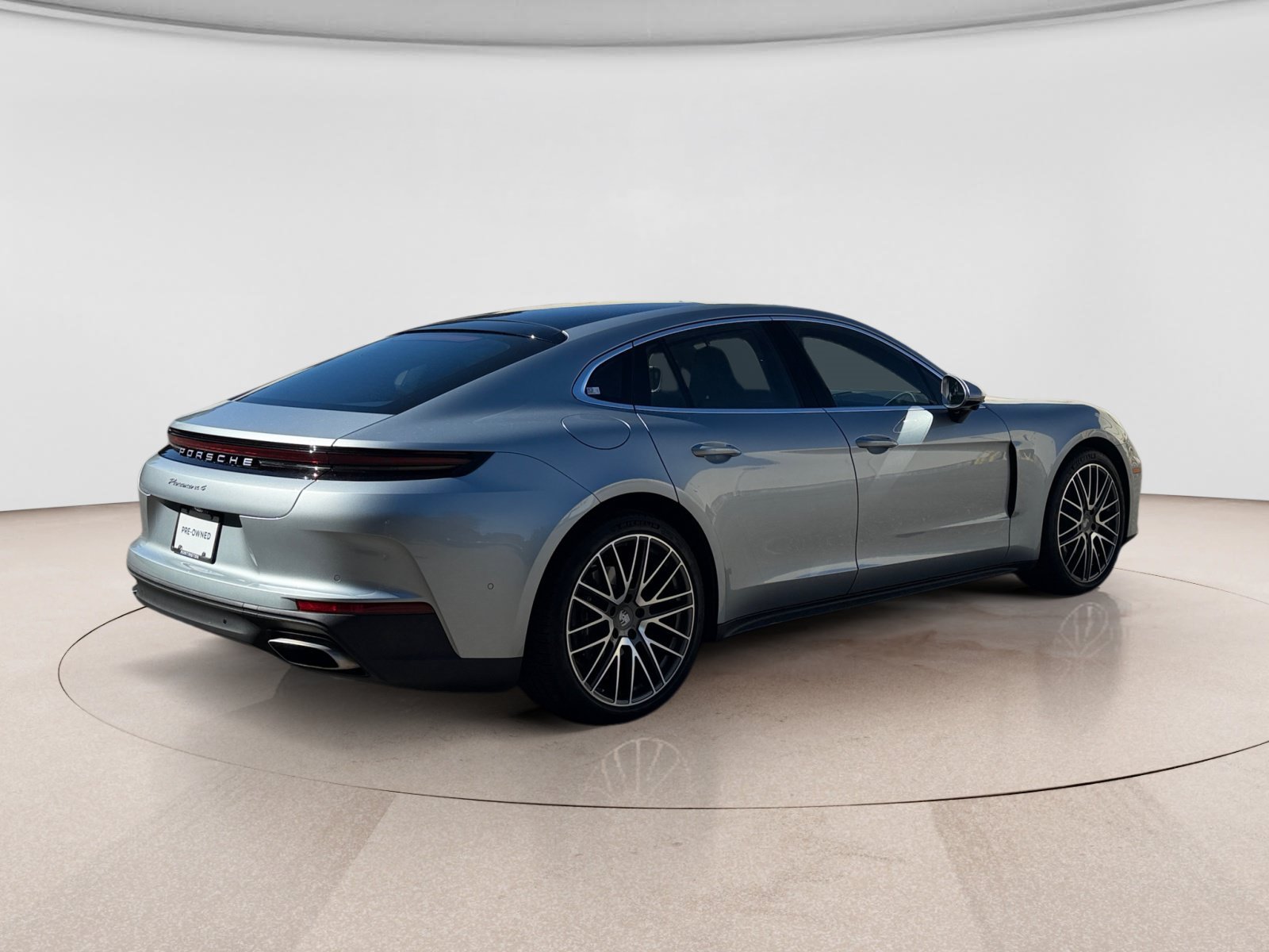Used 2025 Porsche Panamera 4 AWD/4WD image 5