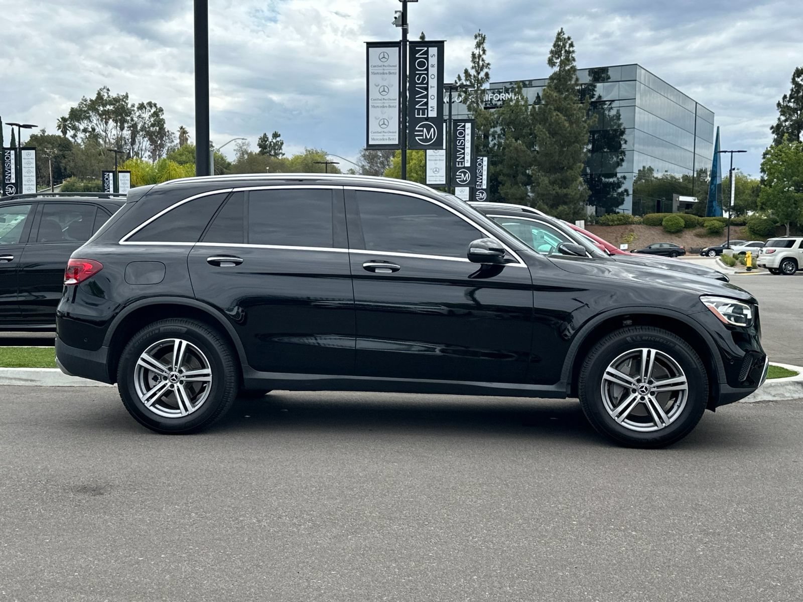 Used 2021 Mercedes-Benz GLC 300 image 2