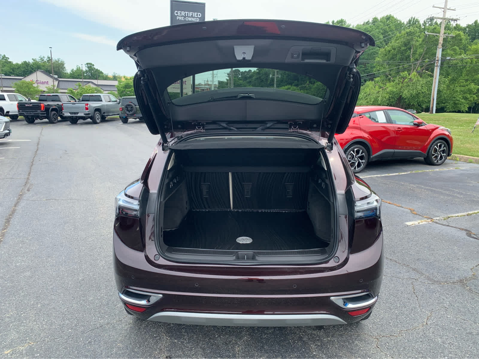 Used 2023 Buick Envision Avenir AWD/4WD image 5