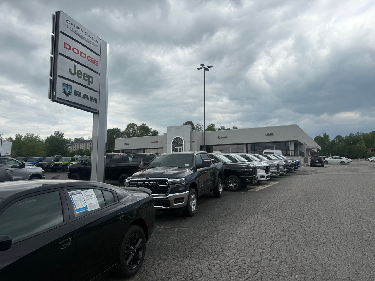 Used 2018 Porsche Macan AWD/4WD image 7