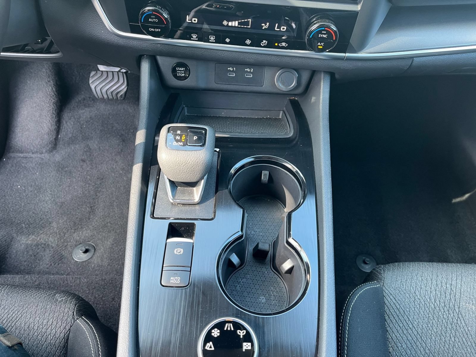 Used 2025 Nissan Rogue SV AWD/4WD image 43