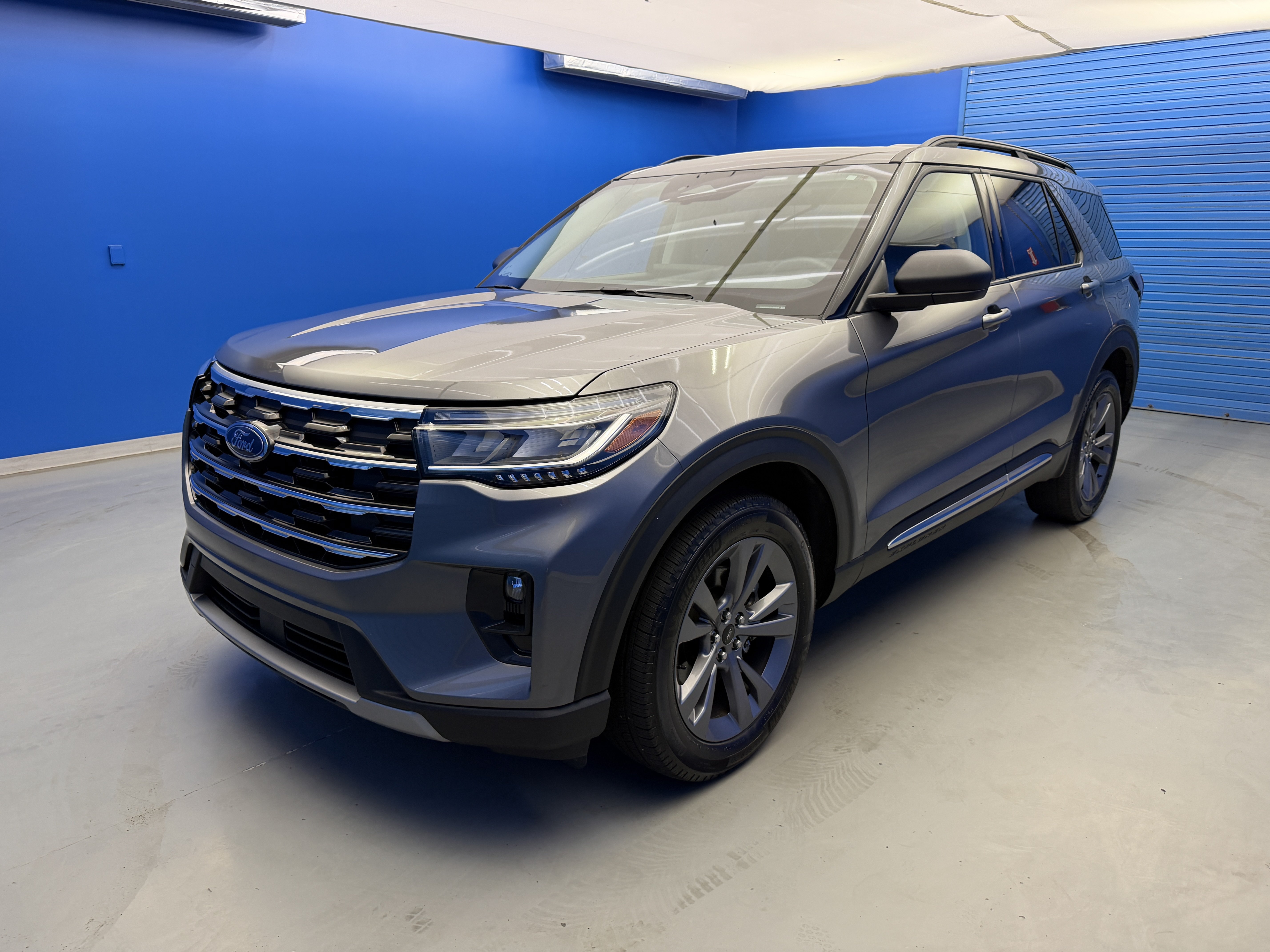 Used 2025 Ford Explorer Active w/ Active Comfort Package AWD/4WD image 4