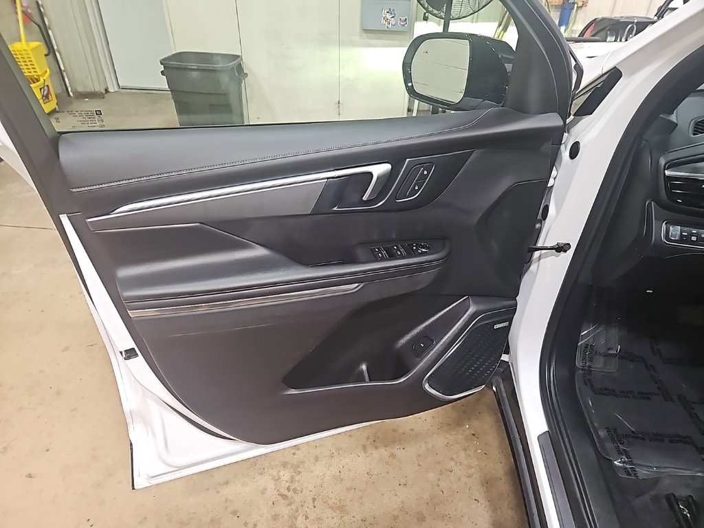 Certified 2025 Buick Enclave Sport Touring image 10