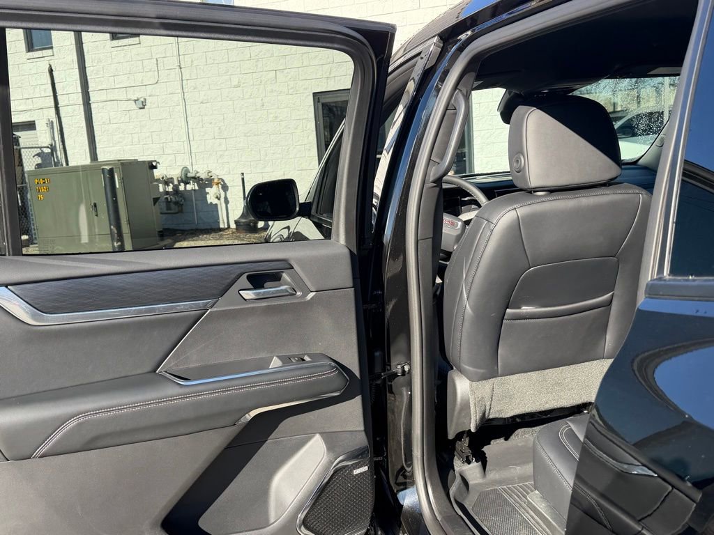 Used 2026 GMC Acadia Elevation w/ Elevation Premium Package image 12