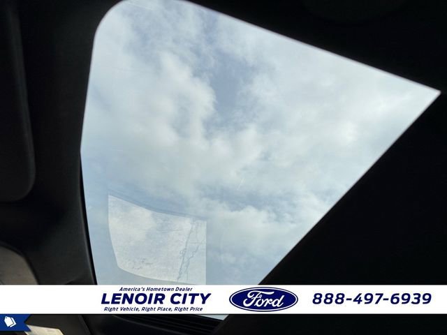 Used 2025 Ford F150 Lightning Platinum AWD/4WD image 17