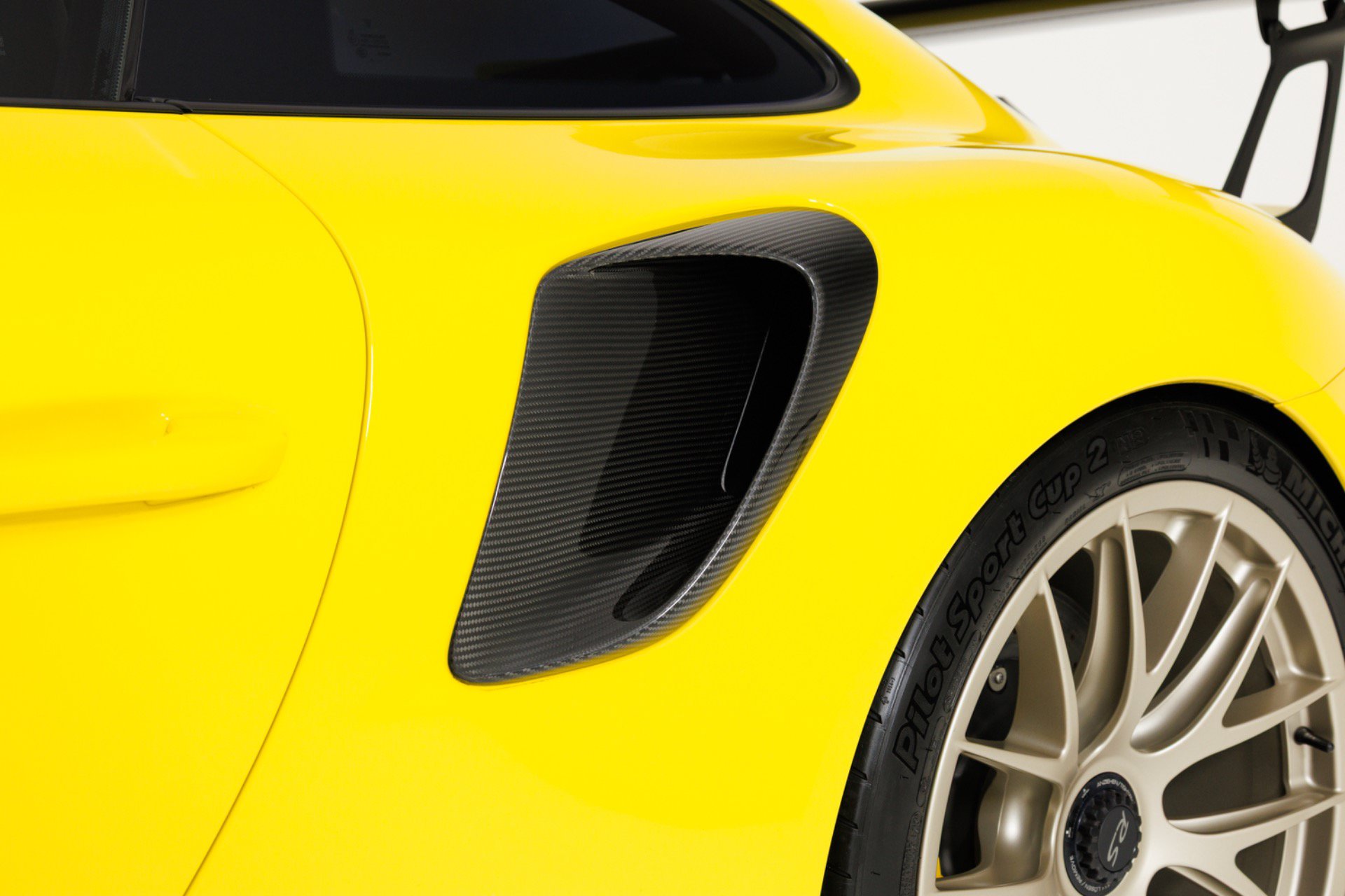 Used 2018 Porsche 911 GT2 RS w/ Weissach Package RWD image 70