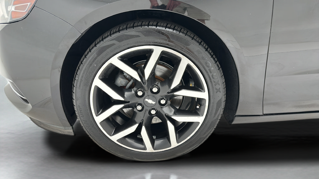 Used 2015 Chevrolet Impala LT FWD image 8