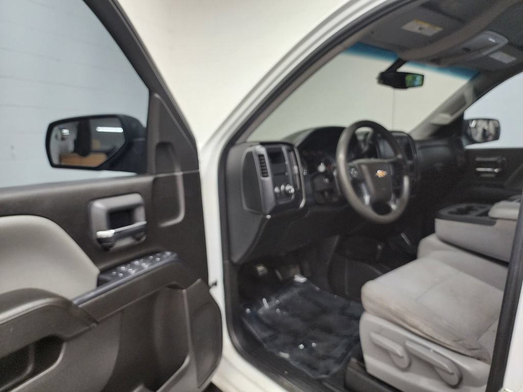 Used 2018 Chevrolet Silverado 1500 Custom w/ Custom Value Package AWD/4WD image 11