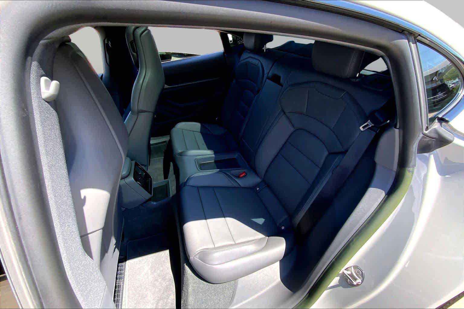 Used 2022 Porsche Taycan RWD image 18