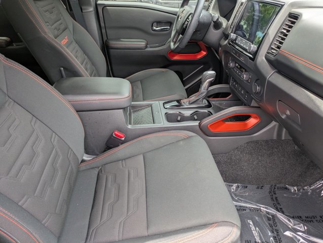 Used 2024 Nissan Frontier Pro-X w/ Pro Convenience Package RWD image 18