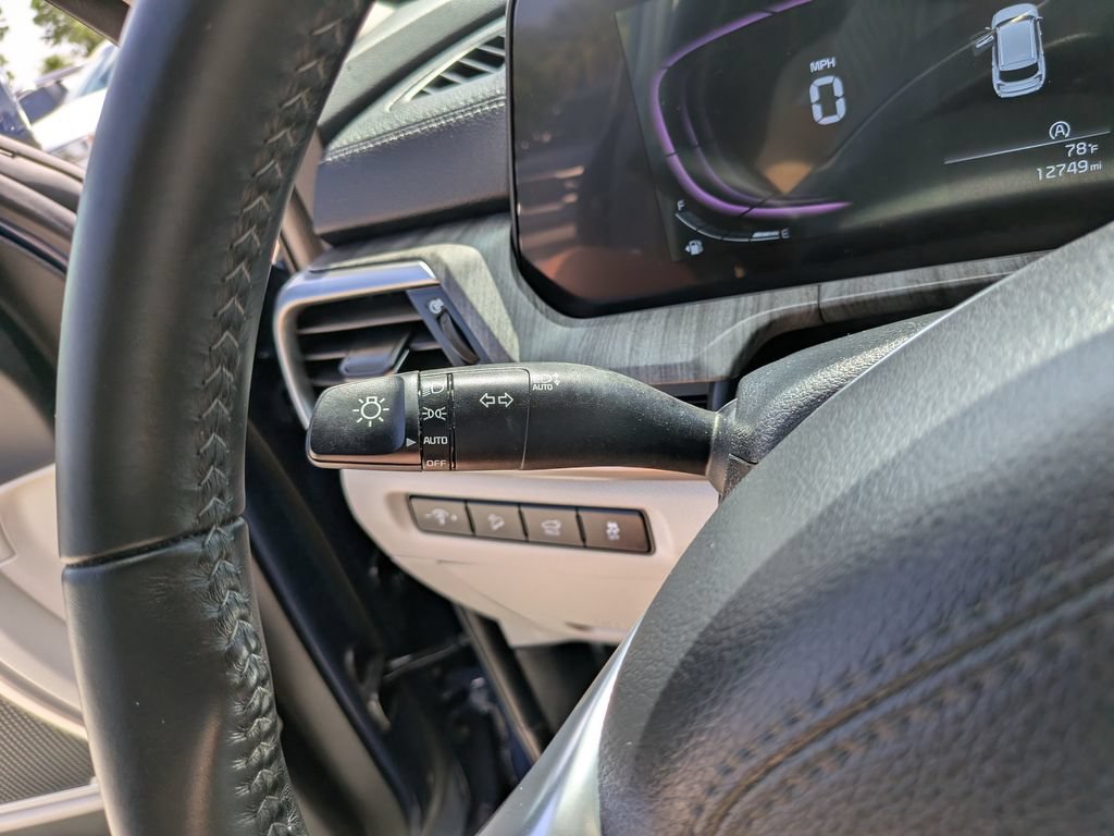 Certified 2024 Kia Telluride EX w/ EX Captain's Chair Package FWD image 35