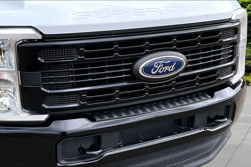 Used 2023 Ford F250 XL w/ Snow Plow Prep Package AWD/4WD image 28