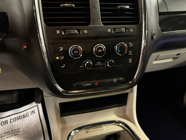 Used 2019 Dodge Grand Caravan SXT FWD image 26