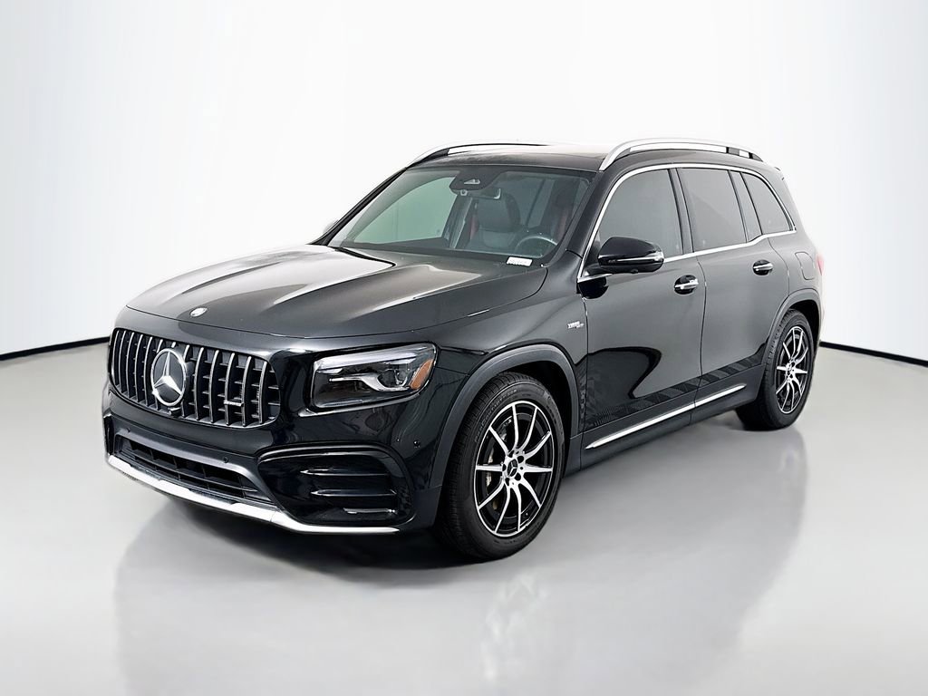 Used 2024 Mercedes-Benz GLB 35 AMG 4MATIC image 3