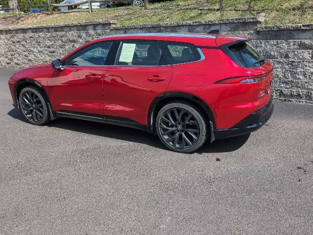 Used 2025 Toyota Crown Signia w/ Advanced Technology Package image 7