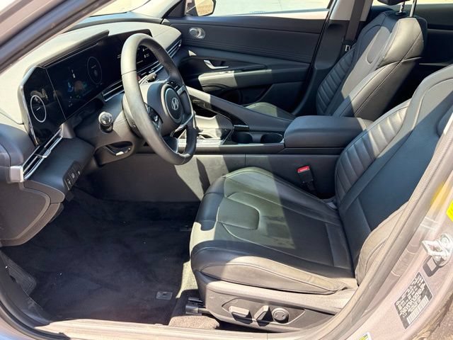 Used 2025 Hyundai Elantra Limited FWD image 9