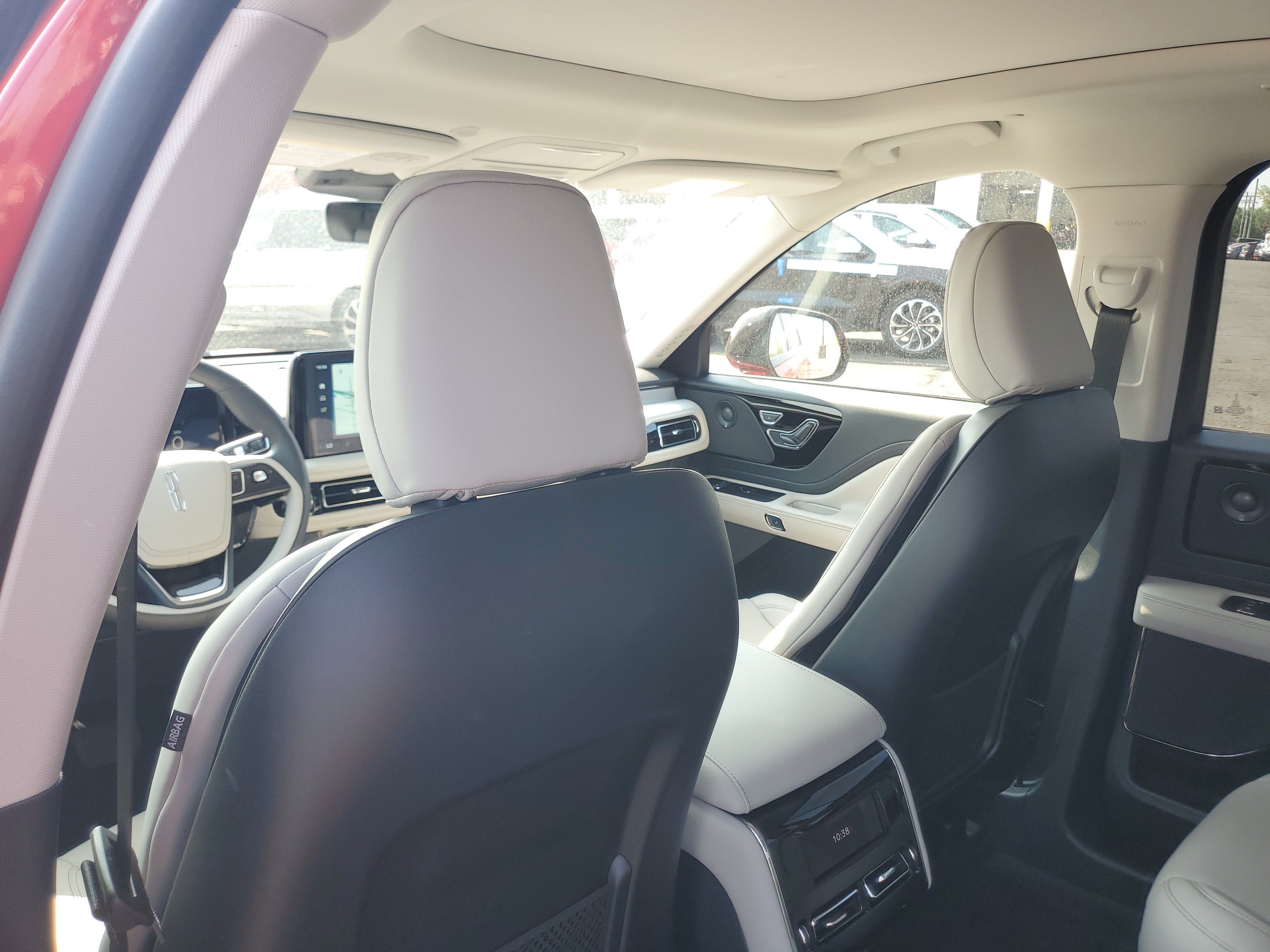 New 2026 Lincoln Aviator Reserve w/ Jet Appearance Package AWD/4WD image 24