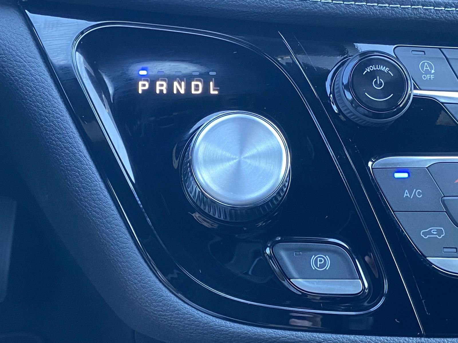 New 2026 Chrysler Pacifica Select AWD/4WD image 31