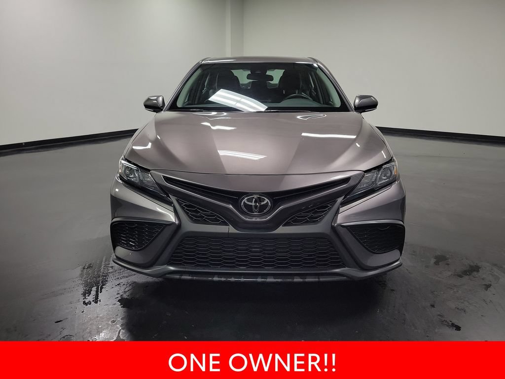 Used 2024 Toyota Camry SE AWD/4WD image 3