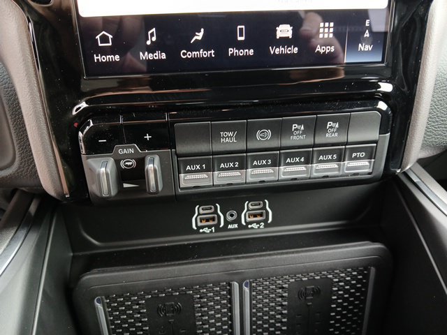 New 2026 RAM 4500 4x4 Crew Cab DRW image 41