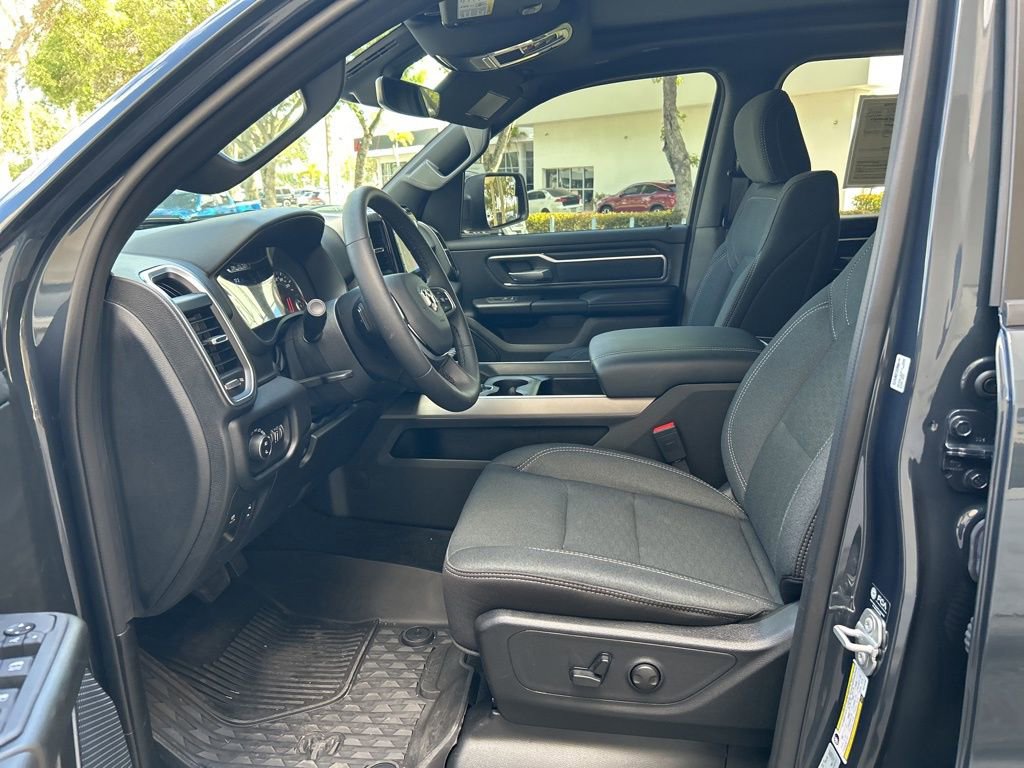 Used 2025 RAM 1500 Big Horn AWD/4WD image 5