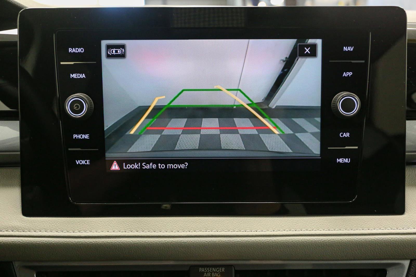 Used 2025 Volkswagen Taos SEL w/ Black Wheel Plus Package image 31