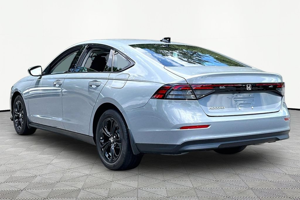 Certified 2025 Honda Accord SE image 4